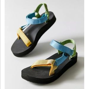 NEW Teva Midform Universal Sandal in Metallic Blue Multi (8)